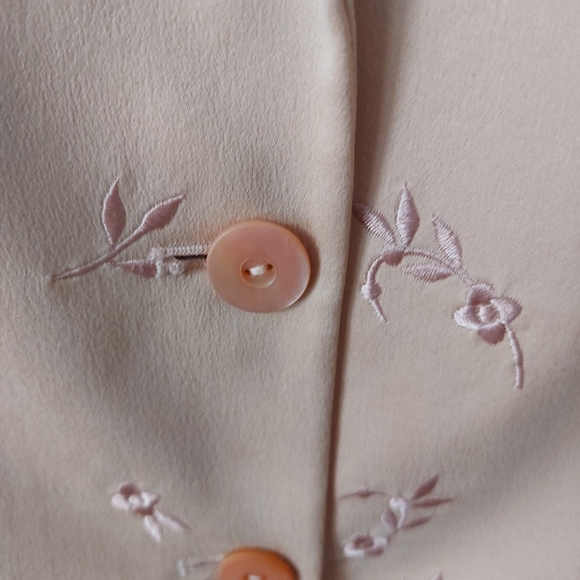 Dana Buchman silk embroidered skirt suit set. Size 6 Peachy pink - Picture 12 of 12